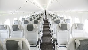 &bdquo;AirBaltic&ldquo; keleiviai i&scaron; Vilniaus skraidys moderniu lėktuvu