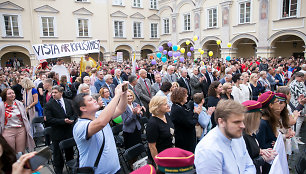 Rugsėjo 1-osios šventė VU kiemelyje 