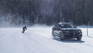 Jamie'is Barrowas ir &bdquo;Maserati Levante&ldquo;