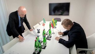 Lietuva galutinai sutarė su Italija dėl pabėgėlių apklausų