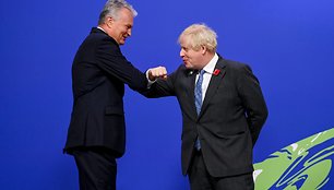 Borisas Johnsonas ir Gitanas Nausėda COP26 konferencijoje. Prezidentūros nuotr.