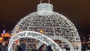 Utenos Kalėdų eglės įžiebimo &scaron;ventės akimirka