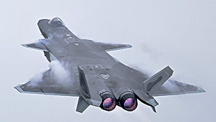 J-20 naikintuvas