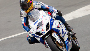 Phil Long - Guy Martinas Isle of Man TT - Dainese Superbike TT. CC BY 2.0 Wikipedia