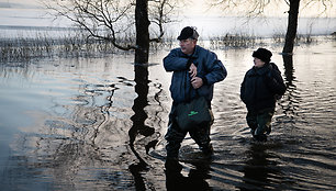 Reportažas iš Rusnės apylinkių: kaip atrodo gyvenimas per potvynį