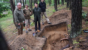 Merkinėje archeologai atkasė trijų partizanų palaikus