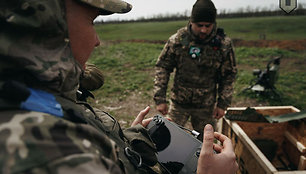 Ukrainos kariuomenė naudoja žaidimams skirtą konsolę ginklų kontroliavimui