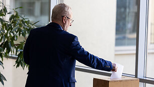 Balsavimas dėl nepasitikėjimo Seimo pirmininku Juozu Oleku