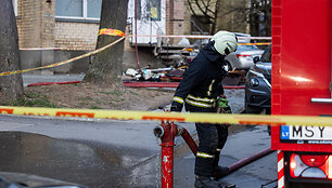 Tyzenhauzų gatvėje užsidegė butas