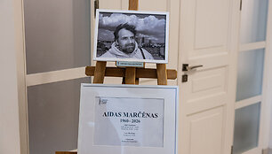 Atsisveikinimas su poetu Aidu Marčėnu