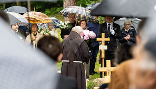 Poetas Aidas Marčėnas i&scaron;lydimas į paskutiniąją kelionę