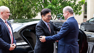 Woo Won-Shik, Saulius Skvernelis