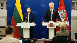 Dovilė &Scaron;akalienė, Gitanas Nausėda