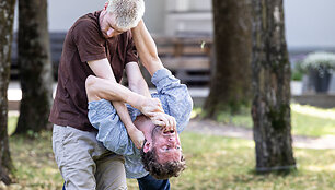 Gatvės menų festivalis SPOT: &bdquo;It Really Hurts When Your Head Hits The Concrete&ldquo; pasirodymas