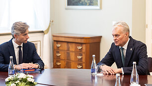 Kęstutis Budrys, Gitanas Nausėda