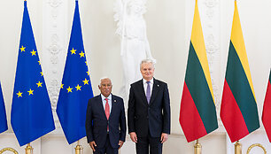 Ant&oacute;nio Costa, Gitanas Nausėda