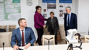 Susitikimas Seime dėl i&scaron; Santaros klinikų i&scaron;ėjusių vaikų neurochirurgų