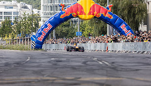 „Red Bull Showrun“ Vilniuje: „Oracle Red Bull Racing“ formulės pasirodymas