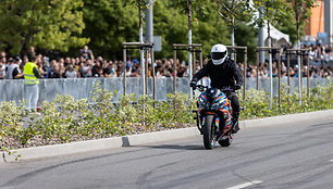 „Red Bull Showrun“ Vilniuje: Utena Stunt riders ir drifter'ių pasirodymas