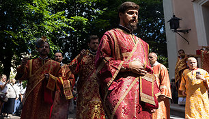 Religinė procesija aplink Šv. Dvasios vienuolyną