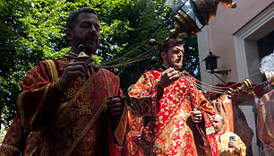 Religinė procesija aplink &Scaron;v. Dvasios vienuolyną