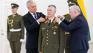 Prezidentas Gitanas Nausėda suteikė generolo laipsnį Kariuomenės vadui Valdemarui Rupšiui
