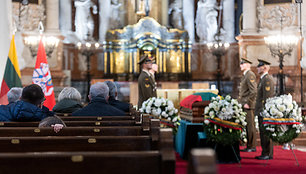 J. Vitkaus-Kazimieraičio palaikai atvežti į Šventų Jonų bažnyčią