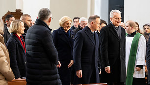 Gitanas Nausėda su Lenkijos Prezidentu Andrzejumi Duda dalyvauja šventose mišiose Katedroje