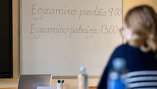 Vilniaus Antakalnio gimnazijoje laikomas lietuvių kalbos ir literatūros brandos egzaminas
