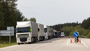 Sunkvežimių eilė link Medininkų
