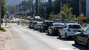 Eismo kamštis Lazdynelių gatvėje