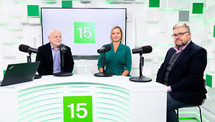 15min studijoje Vidaus reikalų viceministrė Sigita &Scaron;čajevienė, Ministrės pirmininkės patarėjas Vitas Vasiliauskas, Verslo žinių vyriausiasis redaktorius Rolandas Barysas