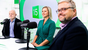 15min studijoje Vidaus reikalų viceministrė Sigita &Scaron;čajevienė, Ministrės pirmininkės patarėjas Vitas Vasiliauskas, Verslo žinių vyriausiasis redaktorius Rolandas Barysas