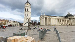 Vilniaus Kalėdų eglės statymo darbai