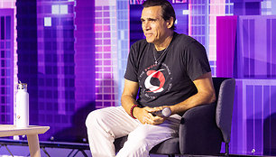 Adrian Paul