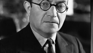 Seras Montague Burtonas, Didžioji Britanija, 1938 m.