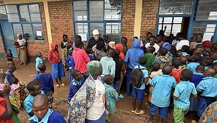 Su kalnų mokyklos vaikais, Ruanda