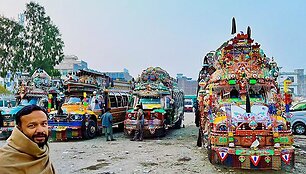 Pakistanas