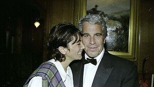 Jeffrey Epsteinas ir Ghislaine Maxwell / Scanpix nuotr.