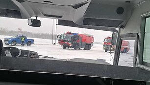 I&scaron; arti &ndash; Vilniaus oro uoste nuslydęs lėktuvas