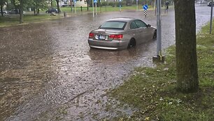 Potvynis Lazdynuose