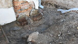 Rekonstruojant Žemaičių vyskupystės muziejų rasta žmonių palaikų