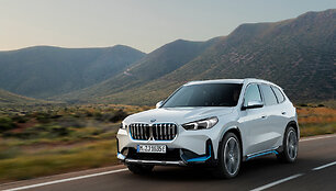BWM pristatė naują elektromobilį &ndash; kompaktinį visureigį &bdquo;BMW iX1&ldquo;