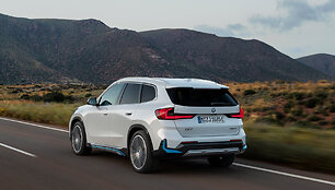BWM pristatė naują elektromobilį &ndash; kompaktinį visureigį &bdquo;BMW iX1&ldquo;