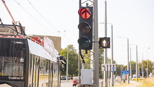 Vilniuje įrengta pirmoji vie&scaron;ajam transportui skirta &scaron;viesoforo sekcija
