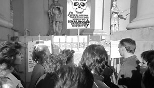 Fotografo Viliaus Jasinevičiaus ciklas &bdquo;Atgimimas&ldquo; (1987-1989)