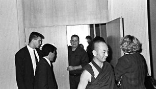 Dalai Lama Auk&scaron;čiausioje Taryboje. 1991 m. Nuotr. aut. Valentinas Juraitis (Vyzdys)