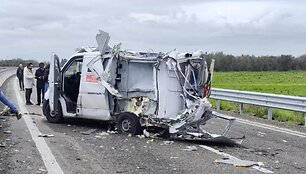 Kaukėti asmenys Italijoje bandė apiplė&scaron;ti inkasatorių automobilį