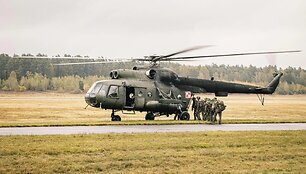 NATO pratybose Lenkijoje dalyvauja olandų oro desantas