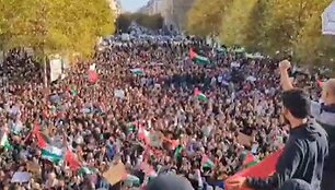 Paryžiuje vyko masinė demonstracija palestiniečiams paremti